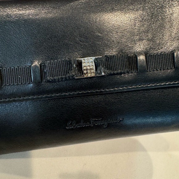 Authentic Salvatore Ferragamo wallet - Picture 9 of 13